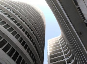 Apartamento de 2 habitaciones, Panamá · Se Vende Apartamento en Av Balboa Pru25 - 4061