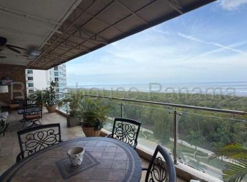 Apartamento de 4 habitaciones, Panamá · Oportunidad: Venta de Apartamento Frente Al Mar con Terraza Ampliada en PH Zeus (A Remodelar)