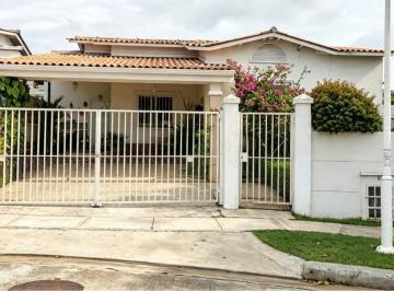 Casa de 4 habitaciones, Arraiján · Casa de 285 m² con 4 Recámaras en Venta en Arraiján