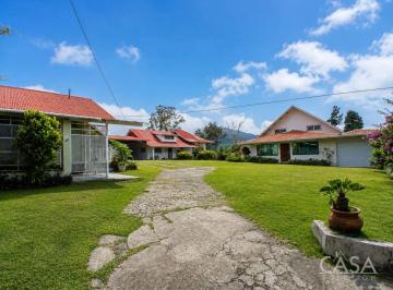 Casa de 8 habitaciones, Boquete · Propiedad con 4 Casas de Alquiler en Venta en Alto Boquete, Boquete