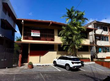 Apartamento de 2 habitaciones, Panamá · Apartamento de 140 m² en Bella Vista - Recién Remodelado y Amplio