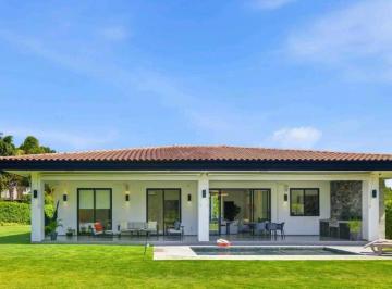 Casa en Venta de 3 habitaciones Río Hato · Venta Moderna y Elegante Casa de Playa Junto a Buenaventura 1883 m²