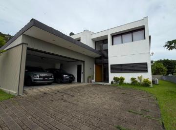 Casa de 4 habitaciones, Panamá · Casa en Venta - Condado del Rey