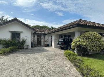 Casa de 3 habitaciones, Antón · Venta de Casa en Buenaventura