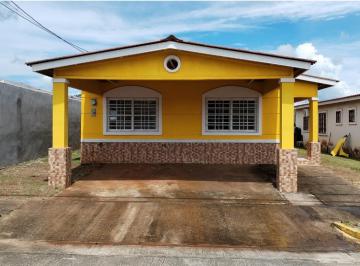 Casa de 3 habitaciones, Arraiján · Se Vende Cómoda Residencia en Colinas del Oeste
