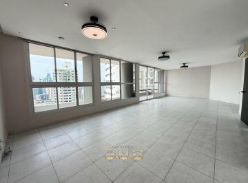 Apartamento · 236m² · 3 Recámaras · 2 Estacionamientos · Venta de Apartamento PH Luxor 200 - El Cangrejo
