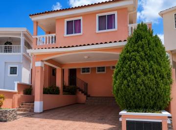 Casa · 503m² · 4 Recámaras · 4 Estacionamientos · Venta de Casa en Residencia El Doral, Altos del Bosque