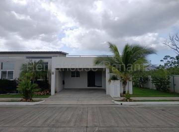 Casa de 3 habitaciones, Panamá · Alquiler Casa Villa Sur en Costa Sur 26 Ml8330