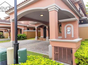 Casa · 345m² · 4 Recámaras · 4 Estacionamientos · Casa El Doral - Costa Sur