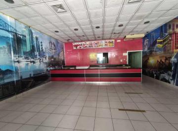 Local comercial · 105m² · 2 Estacionamientos · Se Alquila Local en Costa del Este, Plaza Cristal