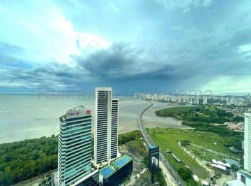 Apartamento de 3 habitaciones, Panamá · Alquiler de Apartamento en PH Country Club (Cde) | Techos de 3.20 m, Esquina, Vista Al Mar y Cbe
