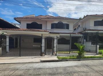 Casa · 535m² · 4 Recámaras · 2 Estacionamientos · Venta de Casa en Betania, La Alameda