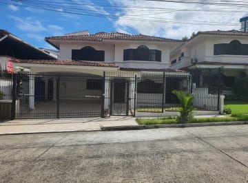 Casa · 535m² · 4 Recámaras · 2 Estacionamientos · Alquiler de Casa en Betania, La Alameda