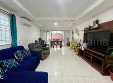 Casa de 3 habitaciones, Panamá · Venta de Casa en Villa Zaita Palmas de Mallorca
