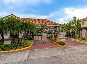 Casa de 4 habitaciones, Panamá · Venta de Casa en Versalles
