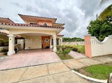 Casa de 3 habitaciones, Panamá · Venta de Casa en Costa Sur