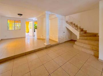 Casa de 3 habitaciones, Panamá · Venta de Casa en Altos de Panama Residencial Colinas de Santa Barbara