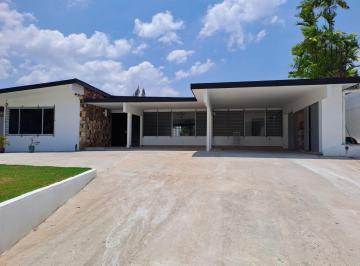 Casa · 800m² · 4 Recámaras · 6 Estacionamientos · Se Vende Casa en San Francisco - Solo Clientes Directos