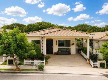Casa · 200m² · 3 Recámaras · 2 Estacionamientos · Venta de Casa en PH New West 2, La Chorrera