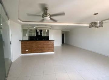 Apartamento · 168m² · 3 Recámaras · 3 Estacionamientos · Alquiler Apartamento en Hato Pintado PH Sky View