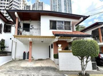 Casa de 4 habitaciones, Panamá · Venta de Casa en Betania