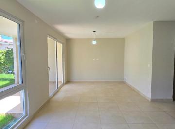 Casa · 172m² · 3 Recámaras · 2 Estacionamientos · Alquiler de Casa Lb 3rec Bosques del Pacífico, Panamá Pacífico