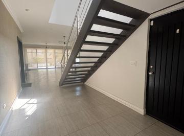 Casa · 326m² · 4 Recámaras · 2 Estacionamientos · Alquiler de Casa Lb 4 Recamaras en PH Nativa, Panamá Pacífico