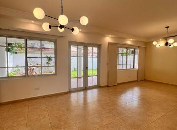 Apartamento · 300m² · 2 Recámaras · Costa del Este Alquilo Casa m