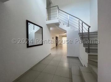 Casa de 4 habitaciones, Panamá · Amplia Casa en Alquiler en Altos de Panamá