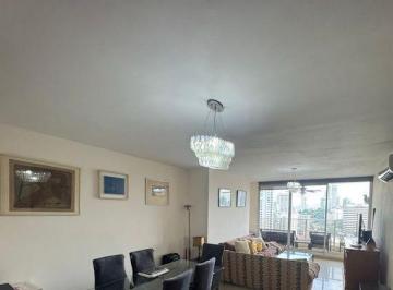 Apartamento · 145m² · 3 Recámaras · 2 Estacionamientos · Apartamento en Venta Obarrio 136 m² 3 Recámaras 2 Parking $250,000