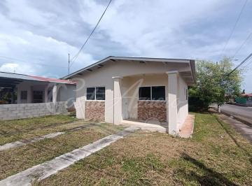 Casa de 2 habitaciones, Chitré · Casa en La Arena - Chitré