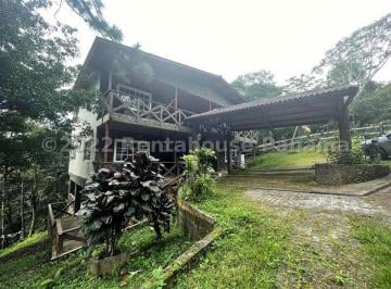 Casa de 8 habitaciones, Panamá · Vendo Casa en Cerro Azul