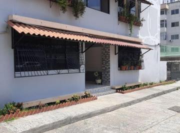 Apartamento de 2 habitaciones, Panamá · Alquilo Apto. en Carrasquilla, Planta Baja. Cerca Al Metro F. de Córdoba.