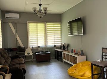 Casa · 500m² · 5 Recámaras · 2 Estacionamientos · Casa en Venta en Ancon