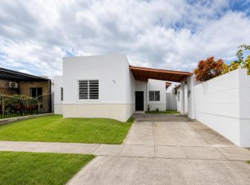 Casa de 3 habitaciones, La Chorrera · Casa en Los Olivos Arboledas | Avalúo $122,500 | Venta $99k (Jl)