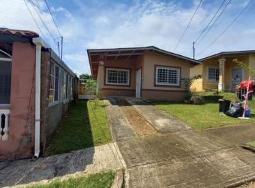 Casa de 3 habitaciones, Panamá · Praderas de San Lorenzo | 3rec 1baño | Casa con Patio Cercado
