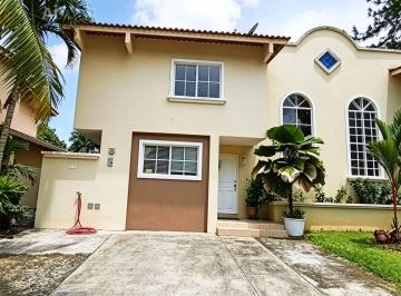 Casa de 3 habitaciones, Arraiján · Casa de 225 m² con 3 Recámaras en Alquiler en Arraiján