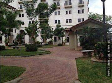 Apartamento · 106m² · 2 Recámaras · 2 Estacionamientos · Venta de Apartamento en PH Embassy Village, Ancón