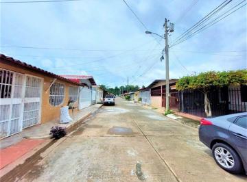 Casa de 4 habitaciones, Panamá · Venta de Casa en Don Bosco