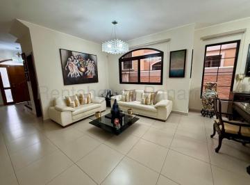 Casa de 4 habitaciones, Panamá · Alquiler de Casa en Costa Sur El Doral