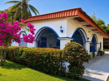 Casa de 4 habitaciones, Chame · Casa Frente Al Acceso a La Playa en Coronado