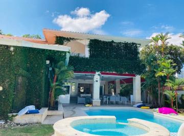 Casa de 5 habitaciones, Panamá · Alquiler de Casa Amoblada con Piscina en San Francisco 1200 m²