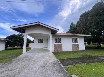 Casa · 100m² · 2 Recámaras · 1 Estacionamientos · Alquiler de Casa en Boqueron 2r