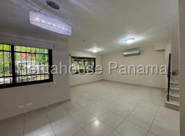 Casa de 4 habitaciones, Panamá · Casa en Venta en Clayton. 25 - 4291.