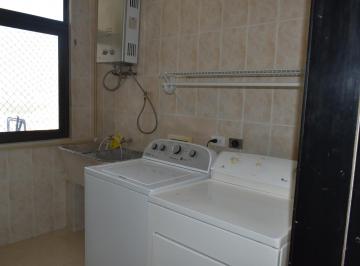 Apartamento · 212m² · 3 Recámaras · 2 Estacionamientos · Alquiler de Apartamento en PH Parque del Mar I, Costa del Este