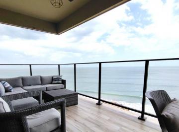 Vistas impresionantes en este hermoso condominio frente al mar en Punta Caelo, S · Frente Al Mar en Punta Caelo San Carlos