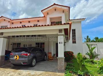 Casa de 3 habitaciones, Panamá · Venta de Casa en Quintas de Versalles Sn26 - 9022