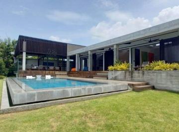 Casa de 5 habitaciones, San Carlos · Casa Espaciosa y Moderna en Punta Barco