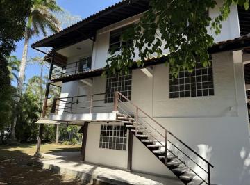 Casa · 390m² · 4 Recámaras · 2 Estacionamientos · Alquilo o Vendo Casa en Clayton con Línea, Blanca y Aires