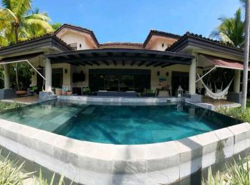 Casa · 400m² · 4 Recámaras · 2 Estacionamientos · Venta Casa en El Exclusivo Buenaventura Villa Bristol Vista Al Lago